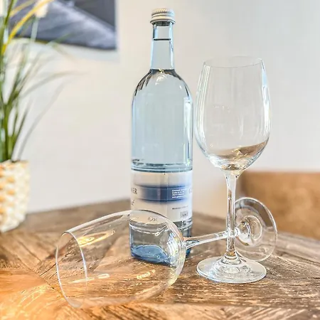 Baltischer Hof 13 *